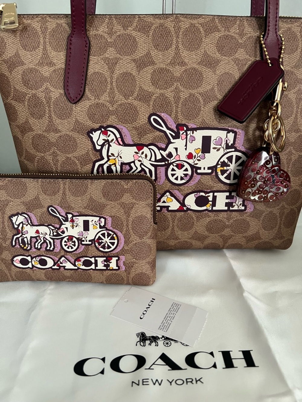Coach Fiona Zip Tote Bag In Signature Canvas With Horse And Carriage Print - Picture 4 of 10